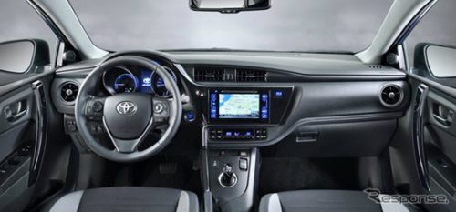 Toyota Auris 2015_2